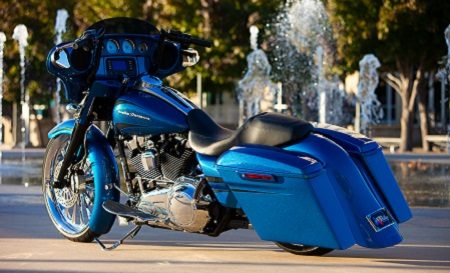 Custom Blue Harley Bagger